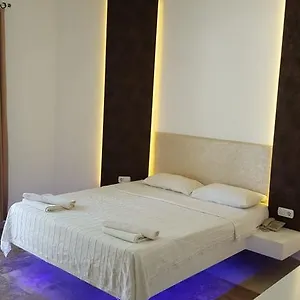 2* Hotel Safir